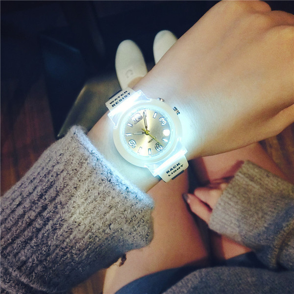 Ceas de dama luminos in forma rotunda - mai multe culori