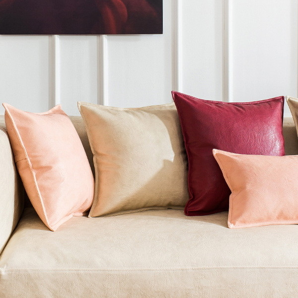 Husa pentru o perna mica in mai multe culori din piele ecologica