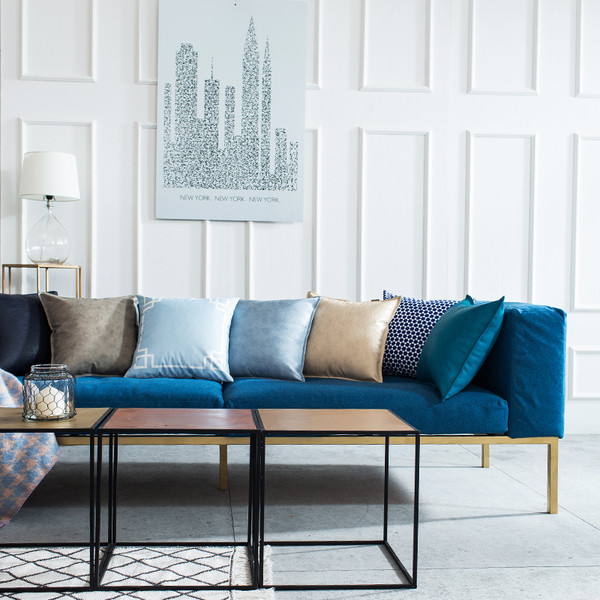 Husa pentru o perna mica in mai multe culori din piele ecologica