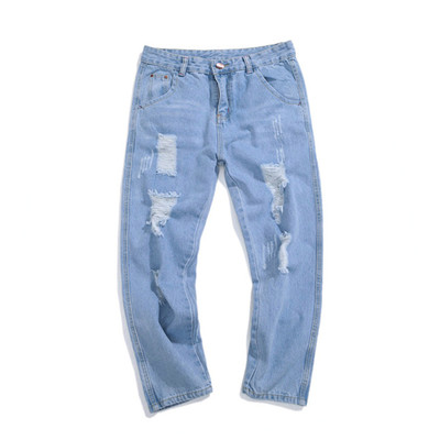 Μοντέρνα τζιν ανδρικά σε διάφορα χρώματα