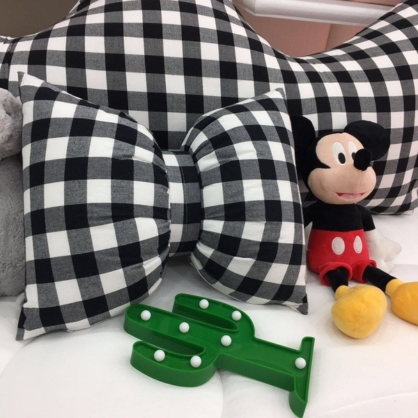 Малка декоративна възглавница