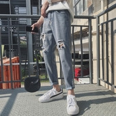 Актуални мъжки дънки в светъл цвят