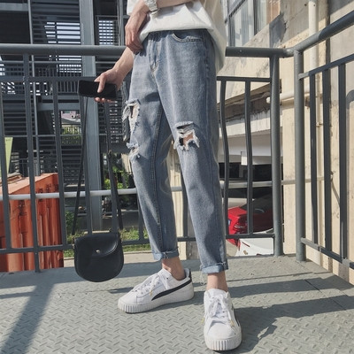 Актуални мъжки дънки в светъл цвят