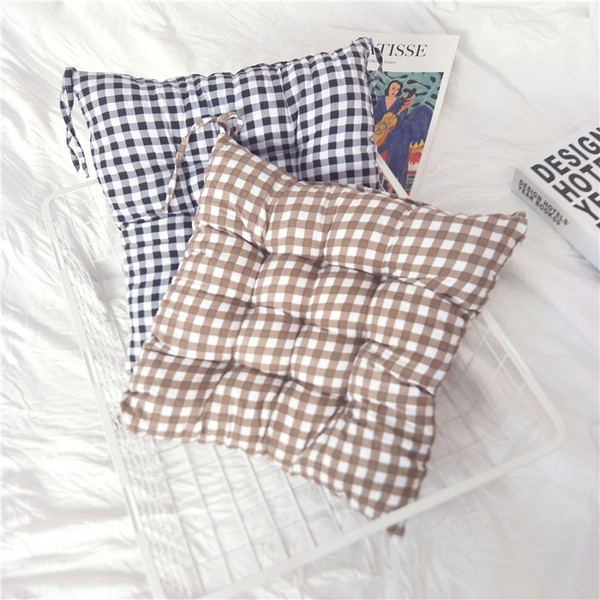 Възглавница за стол с връзки в три цвята