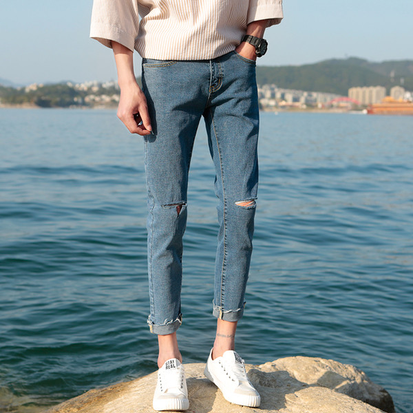 Blugi pentru bărbați de culoare închisă