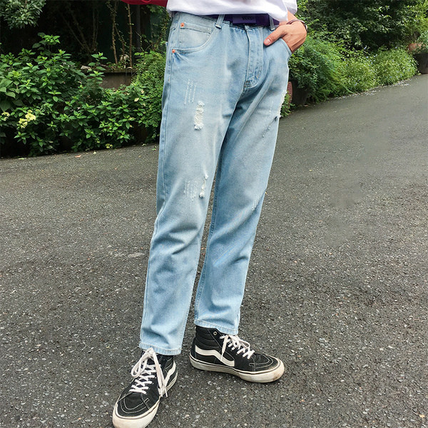 Blugi de bărbați de culoare deschisă