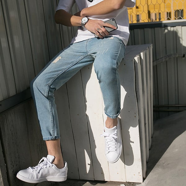 Blugi de bărbați de culoare deschisă