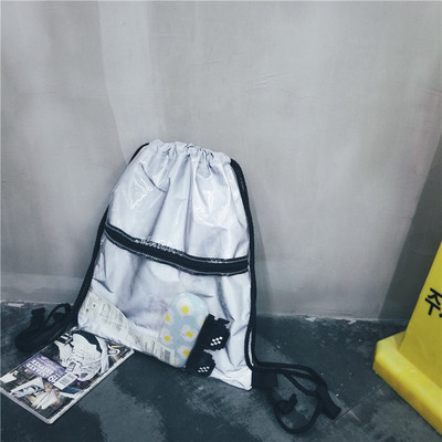 Μοντέρνο ανδρικό σακίδιο κατάλληλο για καθημερινή ζωή