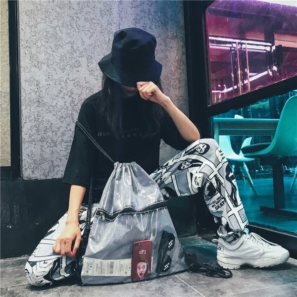 Μοντέρνο ανδρικό σακίδιο κατάλληλο για καθημερινή ζωή