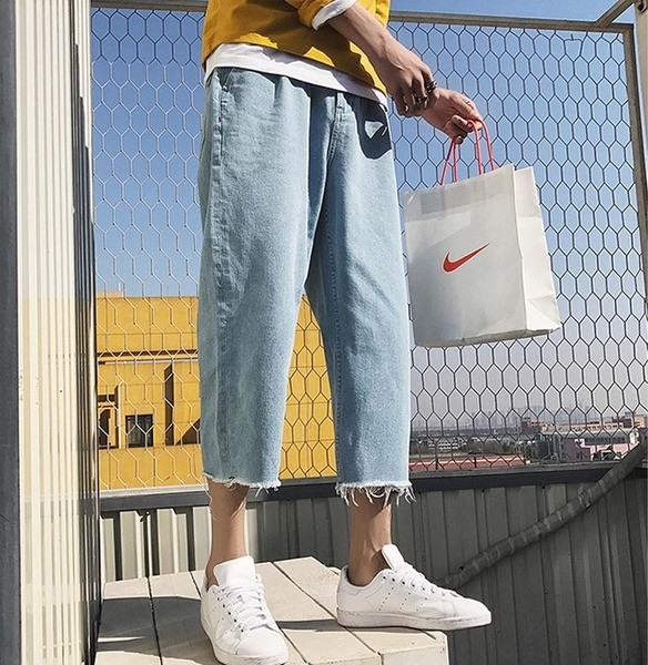 Blugi de bărbați stilați, de culoare deschisă