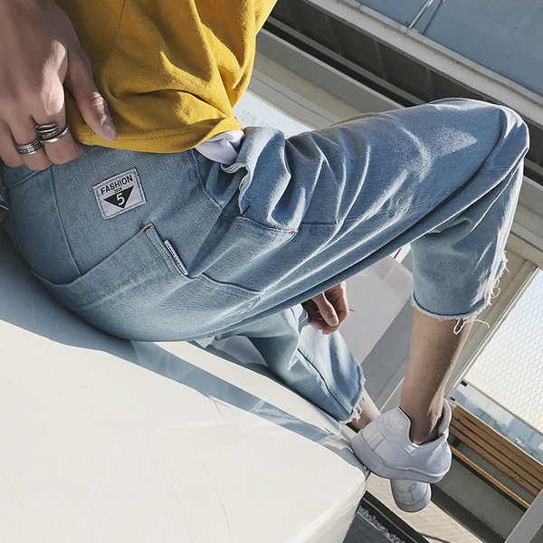 Blugi de bărbați stilați, de culoare deschisă