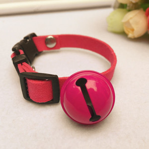 Lesa pentru caini si pisici in mai multe culori cu clopotel