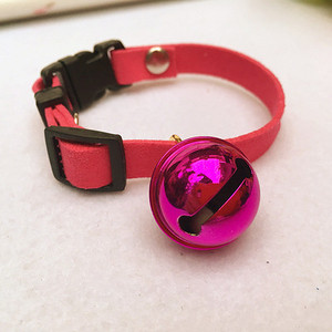 Lesa pentru caini si pisici in mai multe culori cu clopotel