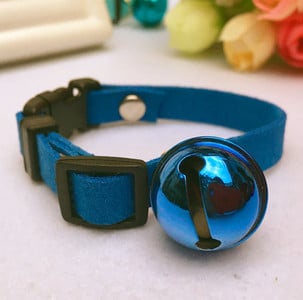 Lesa pentru caini si pisici in mai multe culori cu clopotel