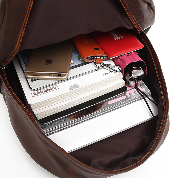 Μοντέρνο ανδρικό σακίδιο με μεταλλικά στοιχεία σε 2 μοντέλα