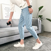 Мъжки дънки в светъл цвят подходящи за ежедневието