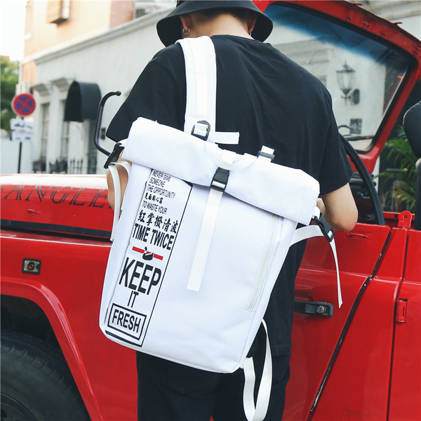 Σακίδιο για άνδρες με επιγραφές σε διαφορετικά χρώματα