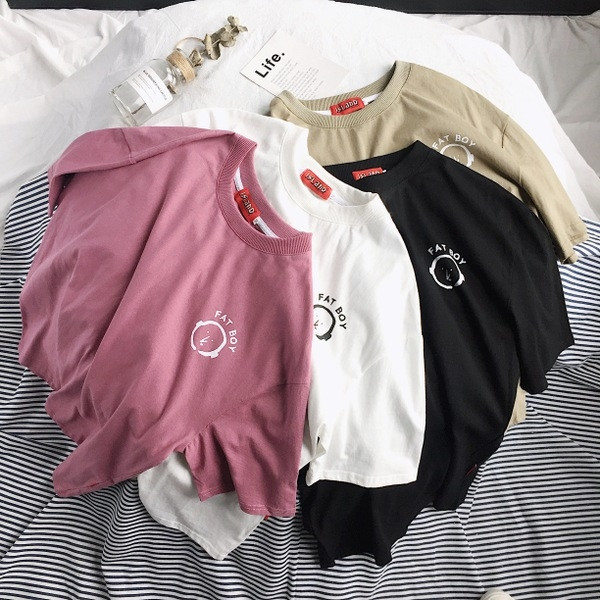 Tricou casual barbatesc cu aplicatie si inscriptie in patru culori