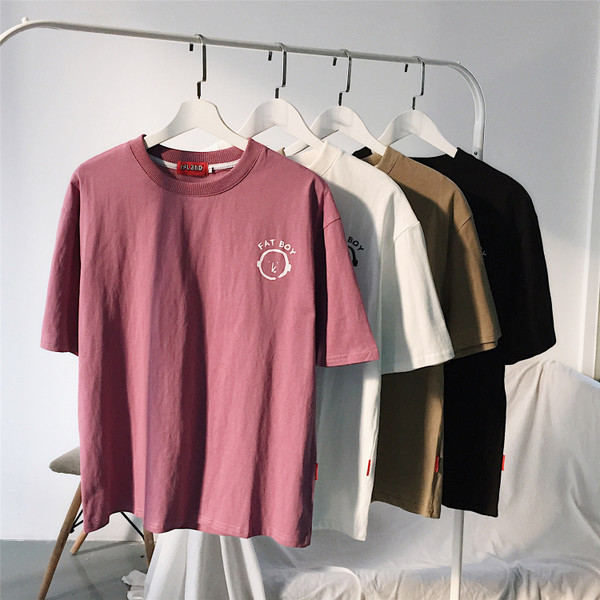 Tricou casual barbatesc cu aplicatie si inscriptie in patru culori