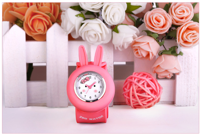 Παιδικό ρολόι με τρισδιάστατο στοιχείο σε διάφορα χρώματα για κορίτσια και αγόρια