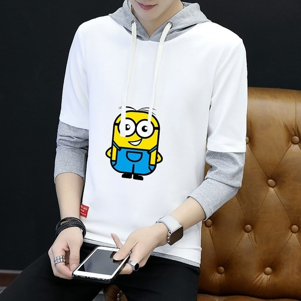 Спортно-ежедневна мъжка блуза с качулка и цветна апликация 