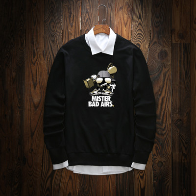 Η casual μπλούζα των ανδρών σε διάφορα χρώματα