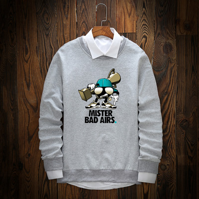 Η casual μπλούζα των ανδρών σε διάφορα χρώματα