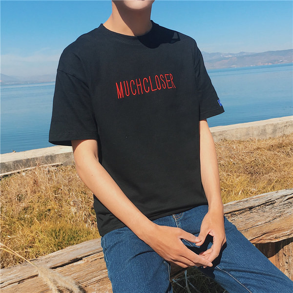 Мъжка памучна тениска с надпис в бял, бежов и черен цвят