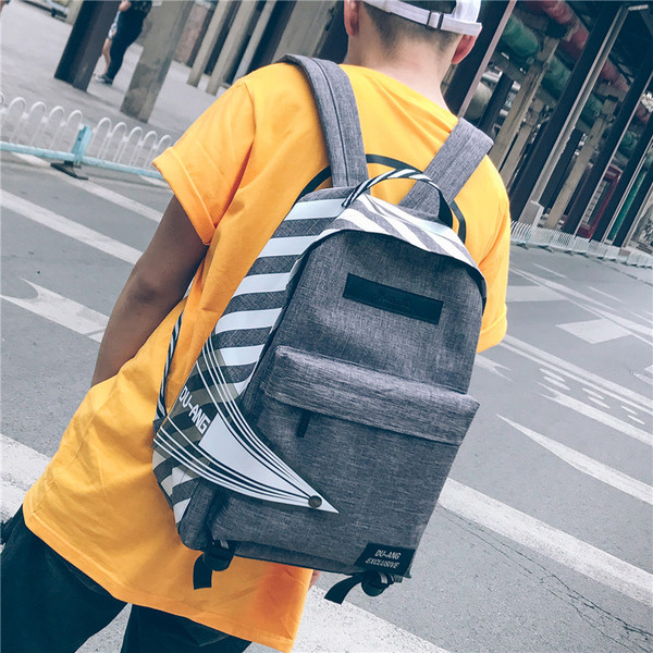 Κομψό σακίδιο ανδρών σε διάφορα χρώματα