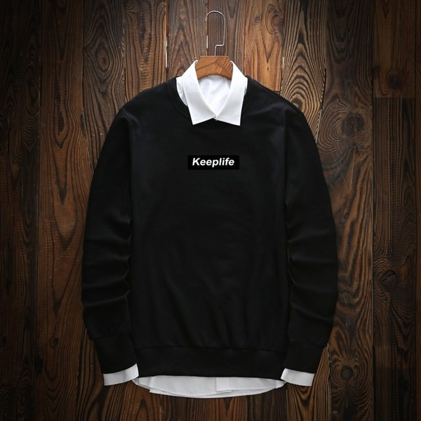 Καθαρίστε το πουλόβερ των ανδρών σε διάφορα χρώματα