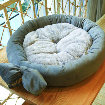 Легло за домашни любимци в няколко цвята с панделка