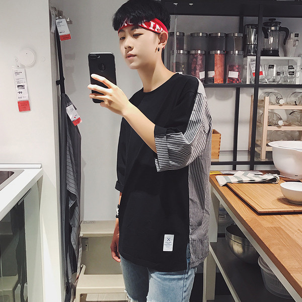 Tricou barbatesc model larg in alb si negru cu maneci 3/4 si elemente cu dungi