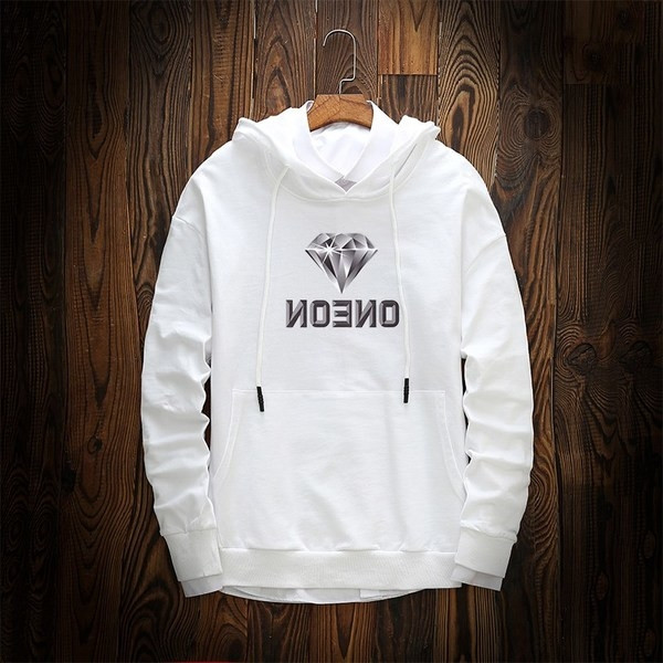 Bluza barbateasca moderna cu gluga si buzunar in mai multe culori