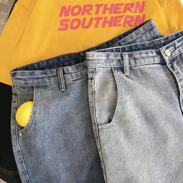 Pantaloni scurți de bărbați actuali în două culori