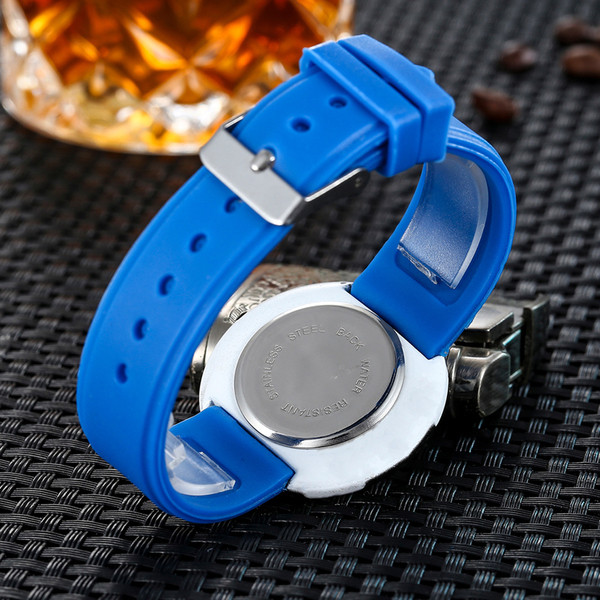 Gyermek karóra fiúknak három színben - Futball