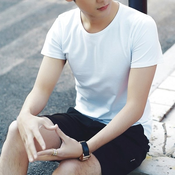 Модерна мъжка тениска изчистен модел в няколко цвята 