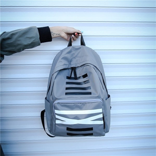 Άνετο σακίδιο unisex σε διάφορα χρώματα, κατάλληλο για καθημερινή ζωή