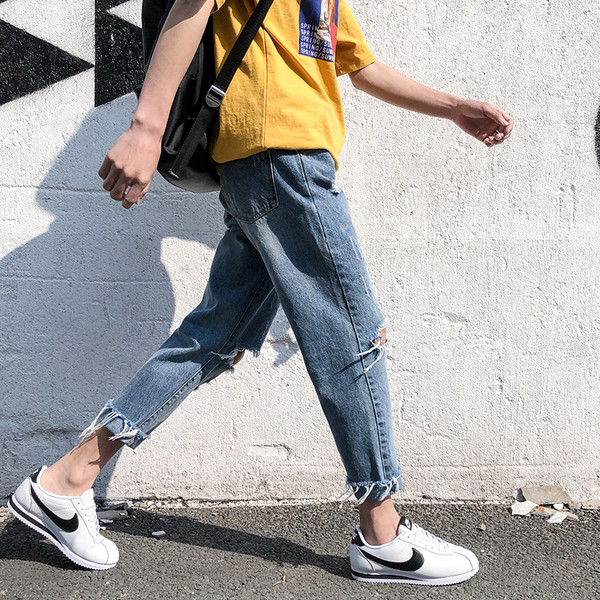 Blugi pentru bărbați de culoare deschisă, potriviti pentru utilizarea de zi cu zi