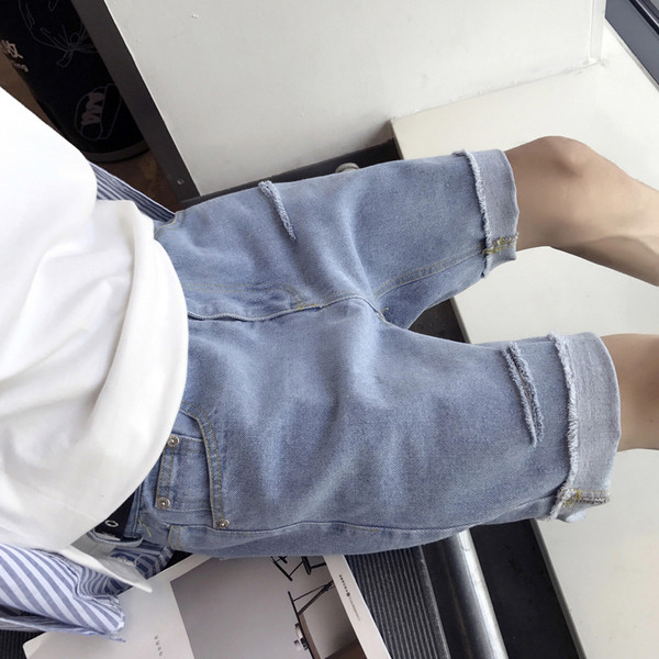 Pantaloni scurți pentru bărbați de culoare deschisă, potriviti pentru utilizarea de zi cu zi