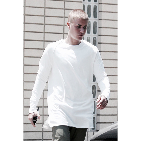 Bluza barbateasca moderna model lung cu decolteu O in mai multe culori