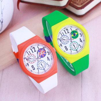 Σύγχρονο ρολόι μωρών σε διάφορα χρώματα