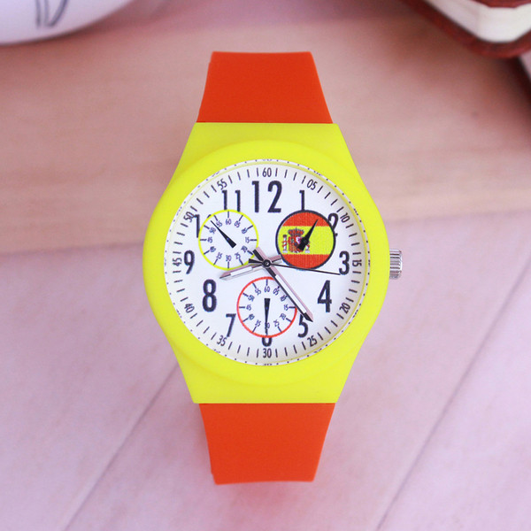 Ceas modern pentru copii in mai multe culori