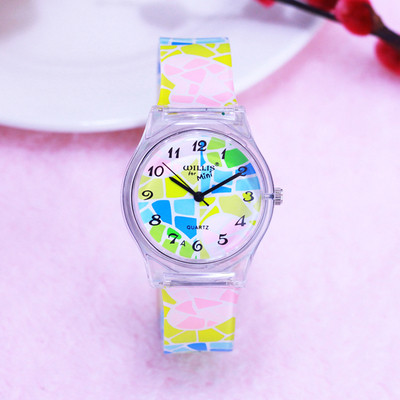 Σύγχρονη παιδική ρολόι για κορίτσια σε τέσσερα μοντέλα