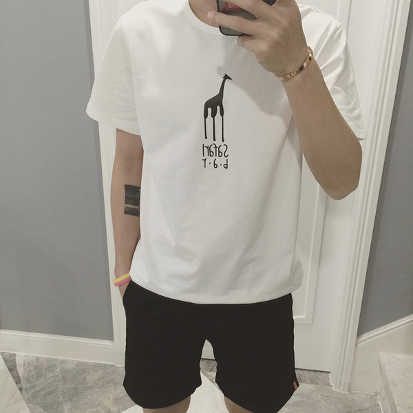 Ежедневна мъжка тениска с апликация и надпис в бял и черен цвят