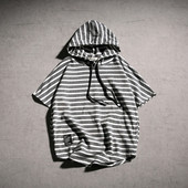 Раирана мъжка тениска с качулка в три цвята