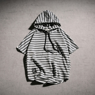 Раирана мъжка тениска с качулка в три цвята