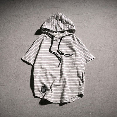 Раирана мъжка тениска с качулка в три цвята