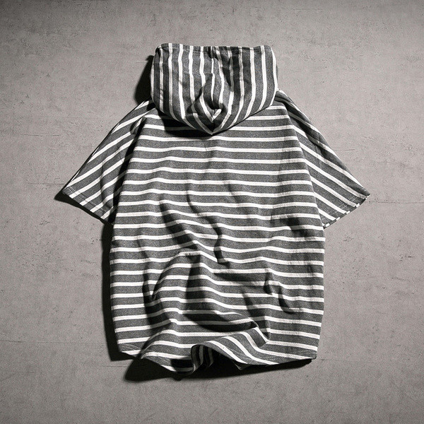 Раирана мъжка тениска с качулка в три цвята 