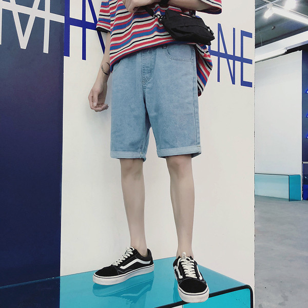 Pantaloni scurți pentru bărbați de culoare deschisă, potriviti pentru utilizarea de zi cu zi