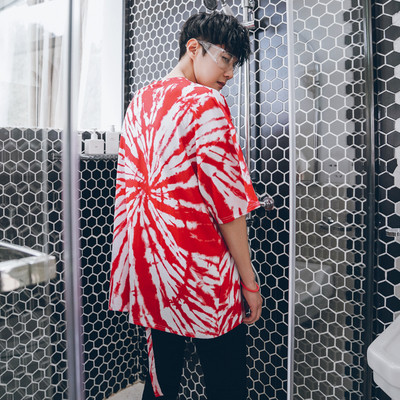 Мъжка тениска в червен цвят с десен - широк модел